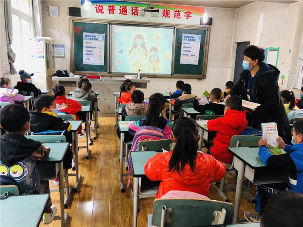 圖片默認(rèn)標(biāo)題_fororder_4、恢復(fù)上課的學(xué)生們-攝影-左斌