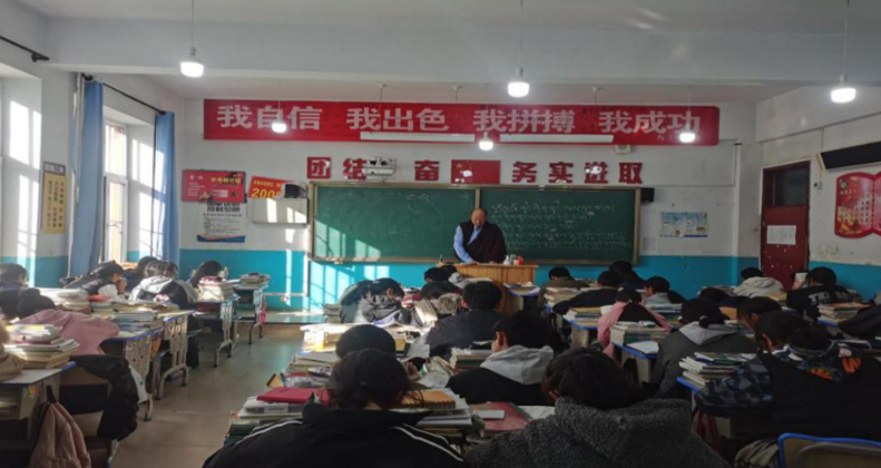 青?，斍撸寒惖剞k班讓孩子享受優(yōu)質(zhì)教育