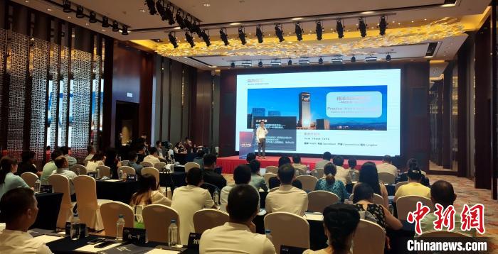 熱休細胞總經理吳建洪介紹三年發(fā)展歷程。　楊伏山 攝