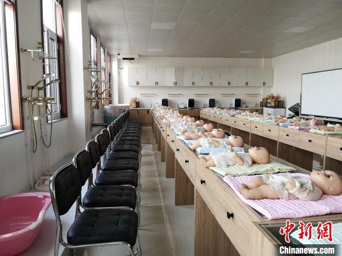 由人社部重點(diǎn)幫扶打造的“天鎮(zhèn)保姆”，已成為全國(guó)知名的勞務(wù)輸出品牌。　范麗芳 攝