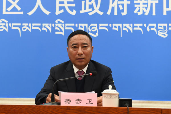 楊赤衛(wèi) 林芝市常委、政府副市長.JPG