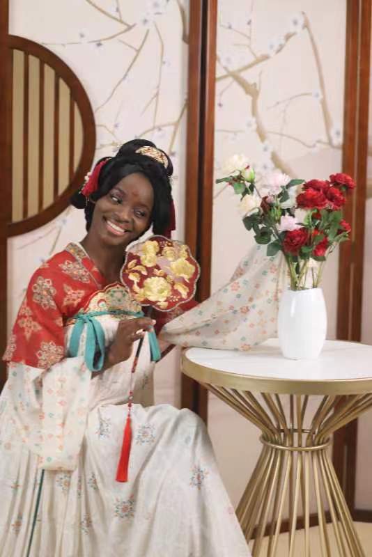 遇見中國(guó)|赤道幾內(nèi)亞的姑娘娜緹:“來(lái)中國(guó)學(xué)習(xí)是我一直以來(lái)的夢(mèng)想”