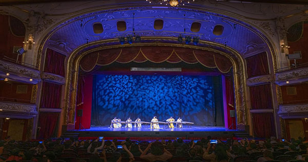 2024匈牙利青少年國際音樂會節(jié)目《戰(zhàn)臺風》表演舞臺現(xiàn)場。兒促會藝教委供圖