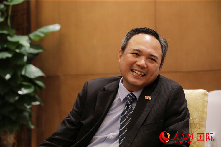 馬來西亞駐南寧總領事館總領事阿哈默·法蒂爾·伊斯邁爾在2024中國-東盟教育交流周期間接受人民網(wǎng)專訪。人民網(wǎng) 王婧攝