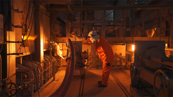 浮法玻璃生產(chǎn)線。受訪者供圖