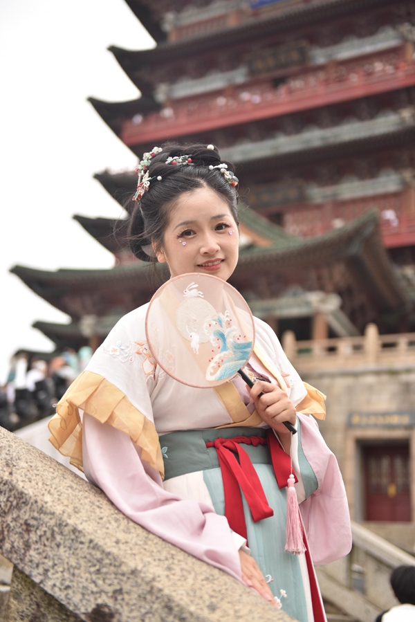 南昌滕王閣“古風游”。受訪者供圖