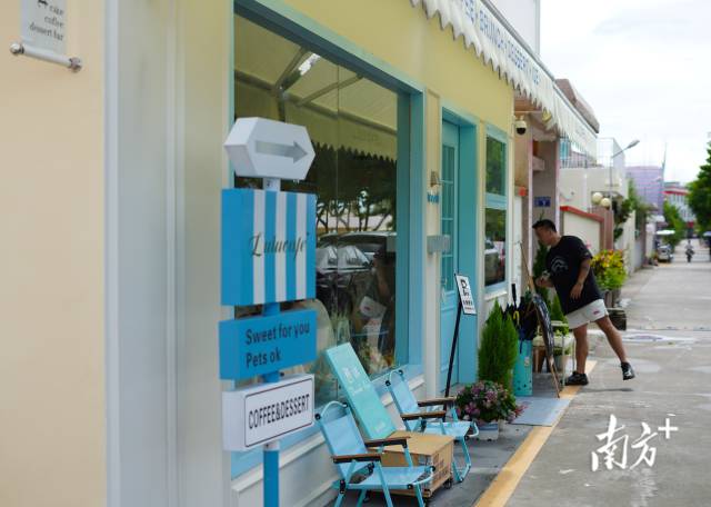 崖口村的網(wǎng)紅咖啡店。