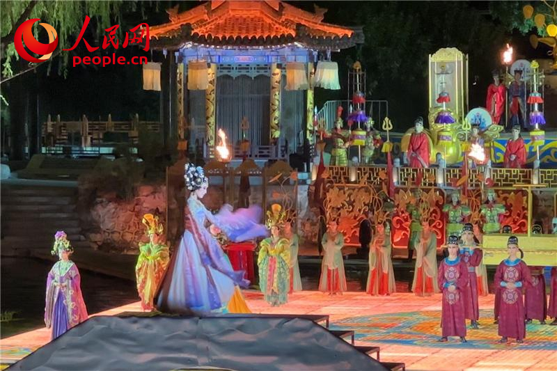 《長恨歌》演出現(xiàn)場。人民網(wǎng)記者 李志強(qiáng)攝