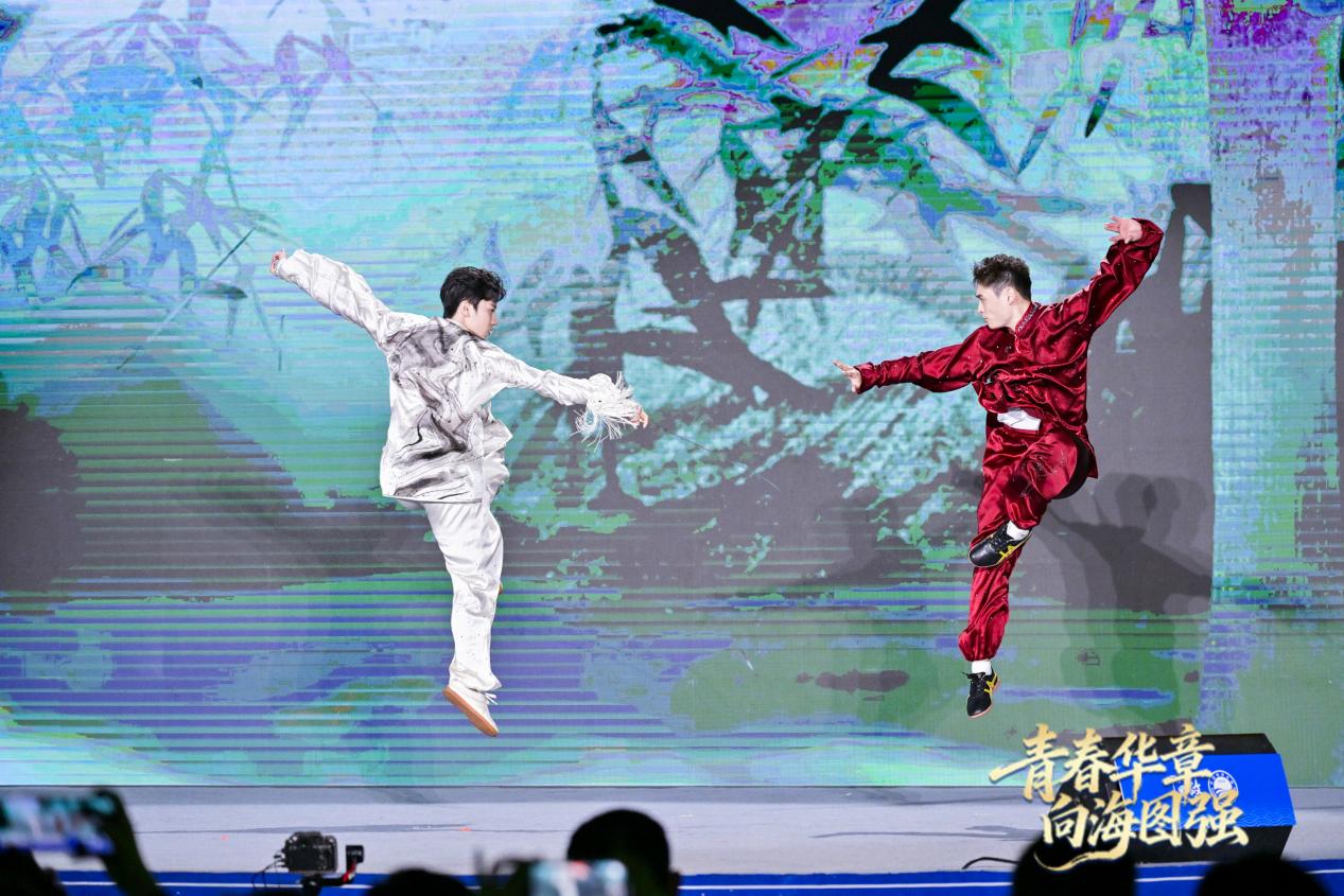 全運(yùn)健兒劉德文、紀(jì)豪（左）帶來“青春有我”的澎湃活力。主辦方供圖