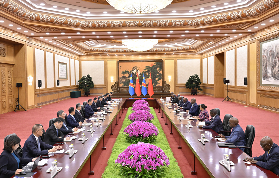 9月2日上午，國家主席習近平在北京人民大會堂會見來華出席中非合作論壇北京峰會的剛果（金）總統(tǒng)齊塞克迪。