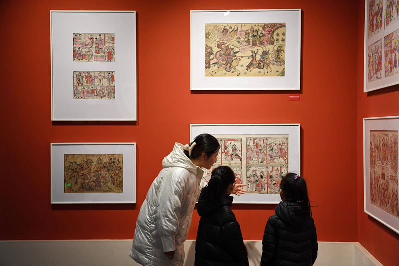 2023年2月3日，游客在河北武強(qiáng)年畫博物館參觀。