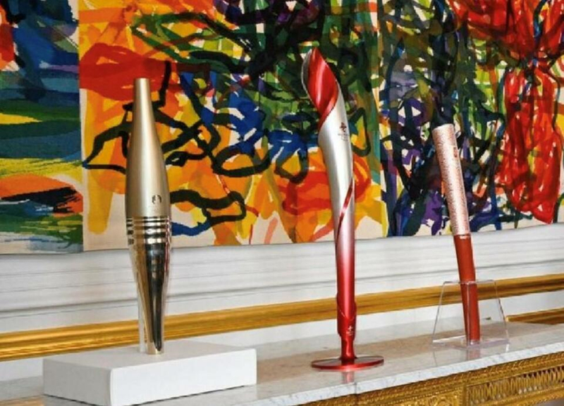 中法元首互贈(zèng)的奧運(yùn)火炬。