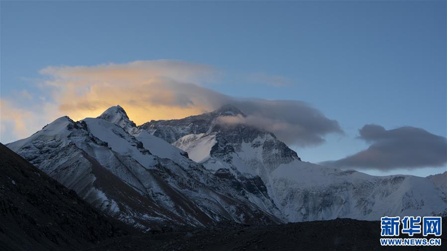 (美麗中國)(2)美麗的珠峰朝霞