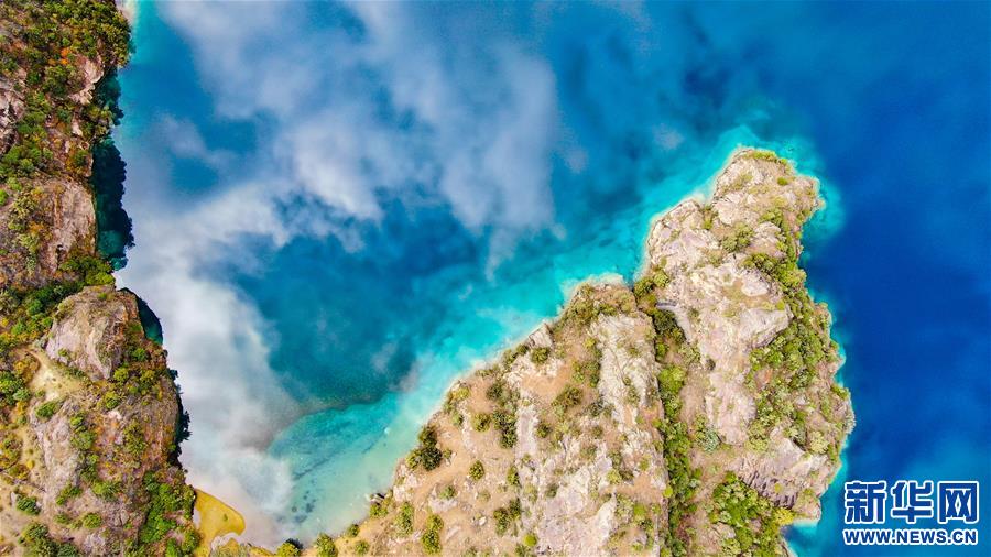 (新華視界)(5)夢幻“三色湖”