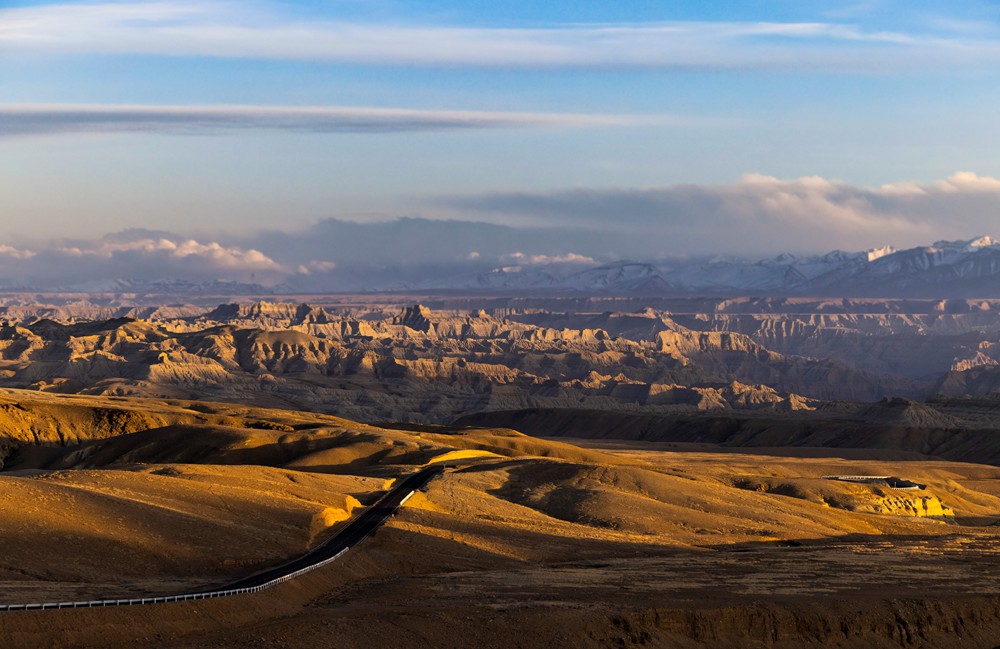 換個角度看土林。貢覺群培攝
