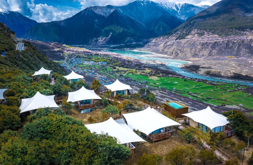 依托桃花資源，打造文旅產(chǎn)業(yè)。 張靜攝