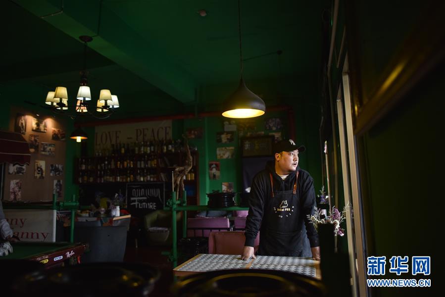 (玉樹抗震救災(zāi)10周年·圖片故事)(11)才仁俄賽與他的“JoSai Pub”