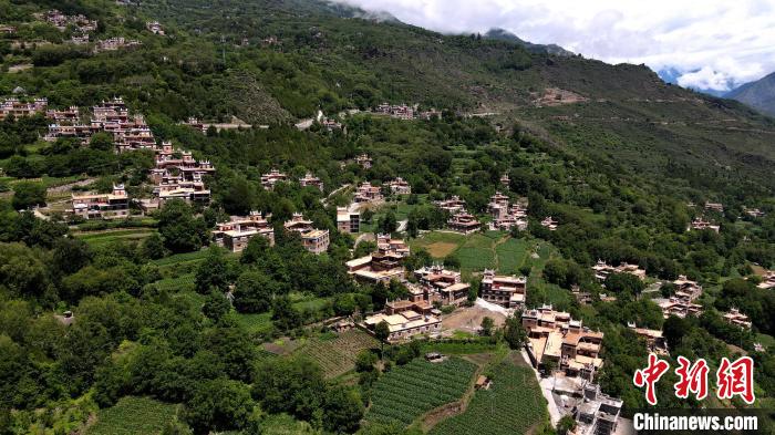 四川丹巴村民洛太的民宿致富夢(mèng)：“除了好政策，自己更要有干勁”