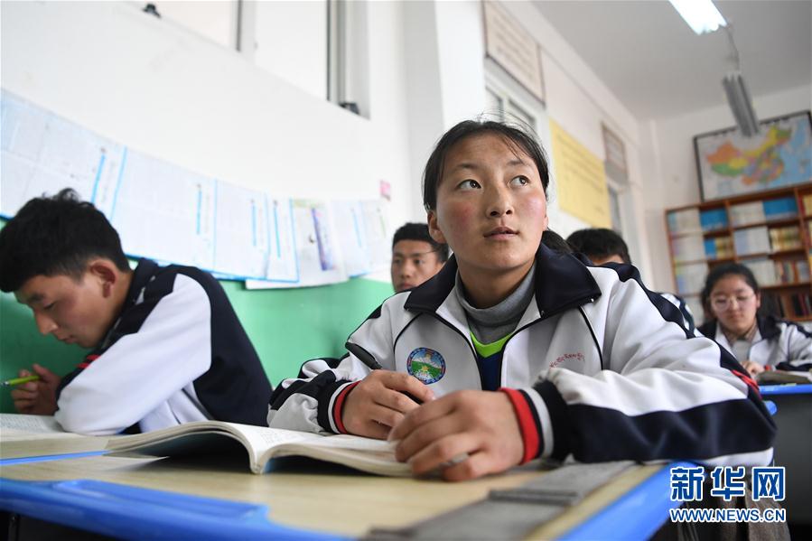 （體育·專題）（21）足球——踢球吧！草原女孩