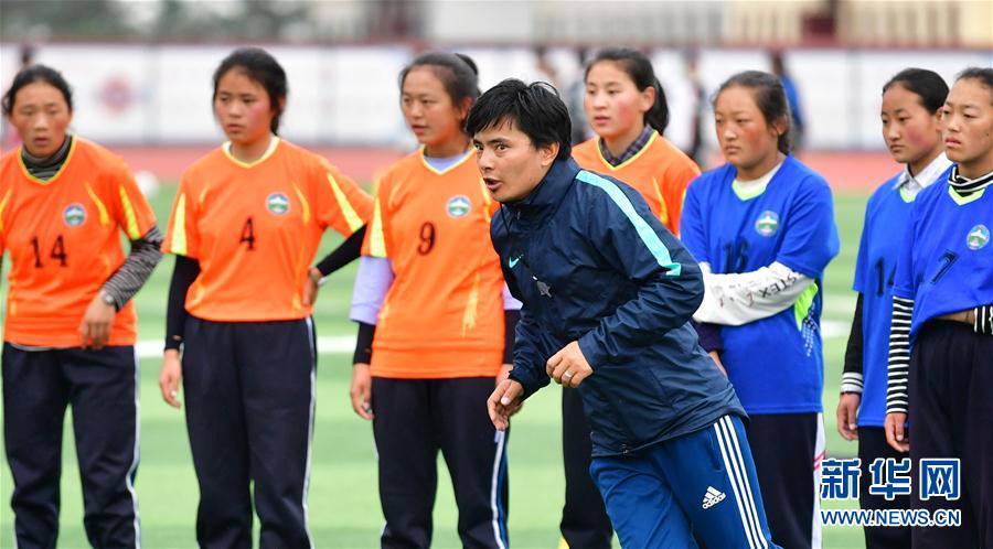 （體育·專題）（16）足球——踢球吧！草原女孩