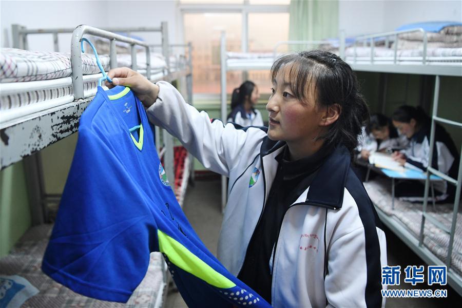 （體育·專題）（24）足球——踢球吧！草原女孩