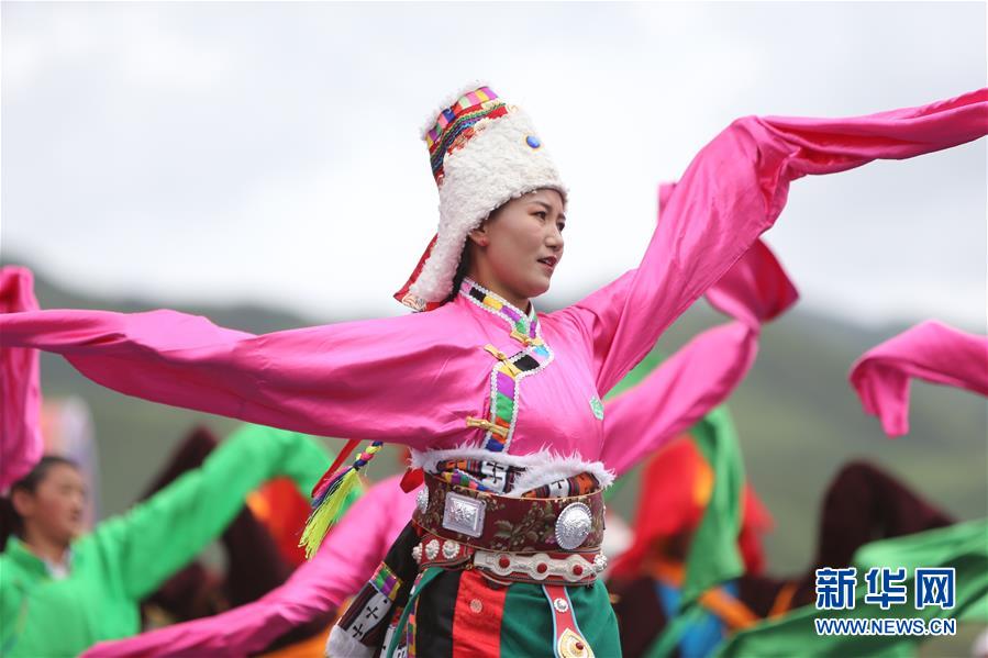 (文化)(1)甘肅碌曲:草原鍋莊歡樂起舞