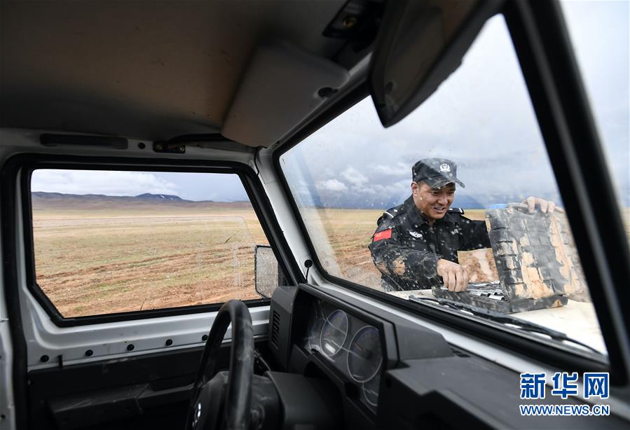 （圖文互動）（2）記者手記：可可西里，“挪”向“藏羚羊大產(chǎn)房”的14個半小時