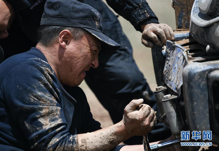 （圖文互動）（5）記者手記：可可西里，“挪”向“藏羚羊大產(chǎn)房”的14個半小時