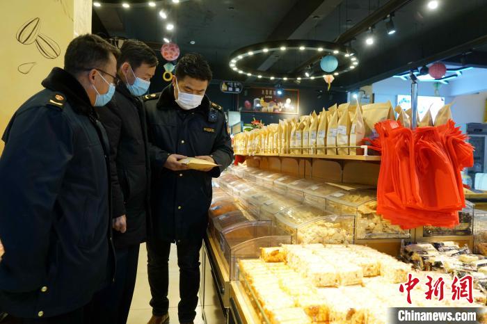 青海湖北岸禁塑三年:“小舉措”締造“大文明”