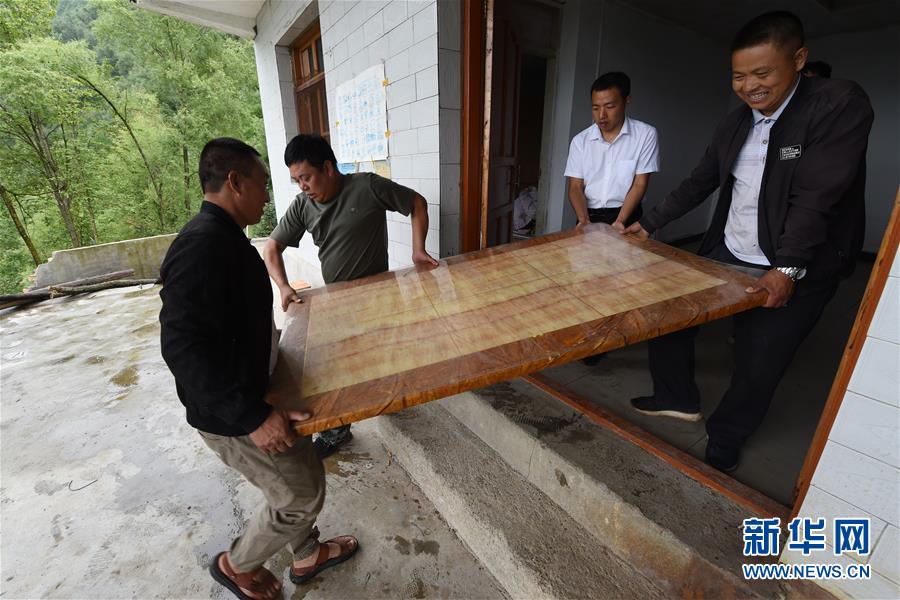 （新華全媒+）（7）千里“挪窩”，踏實(shí)開啟新生活