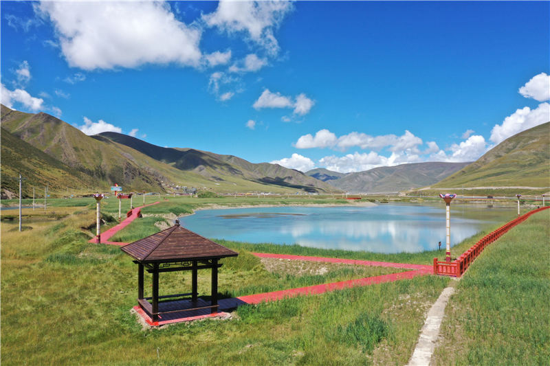 宜牛二村砂場生態(tài)修復后狀況。甘孜州石渠生態(tài)環(huán)境局供圖