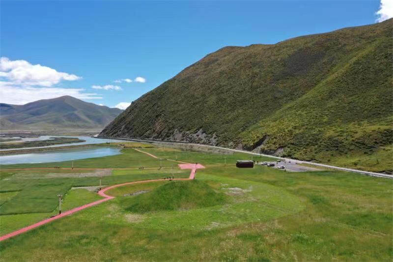 宜牛二村砂場生態(tài)修復后狀況。甘孜州石渠生態(tài)環(huán)境局供圖