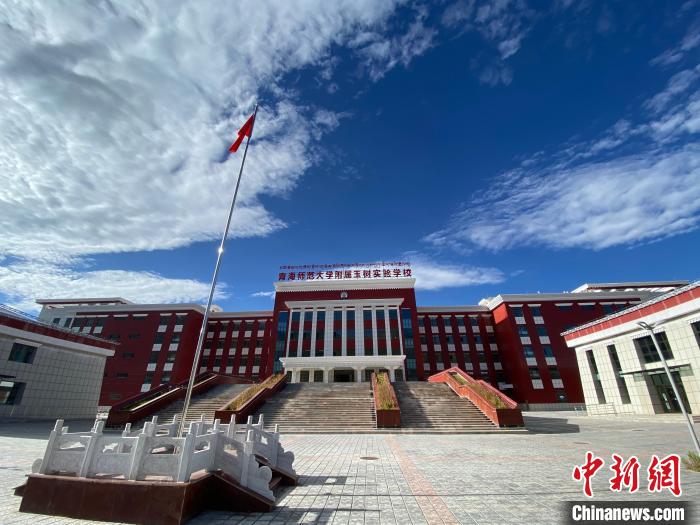 瀾滄江畔開出“教育格?；ā保含F(xiàn)代教育和生態(tài)教育并重