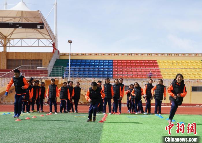 圖為孩子們正在進(jìn)行訓(xùn)練。　馬銘言 攝