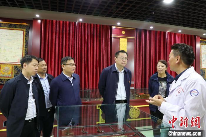 江蘇援青十二載:一個(gè)“老西藏人”的新青海情