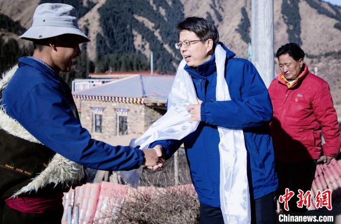 上海市援青干部聯(lián)絡組組長馮志勇:“口碑是最好的牌子”