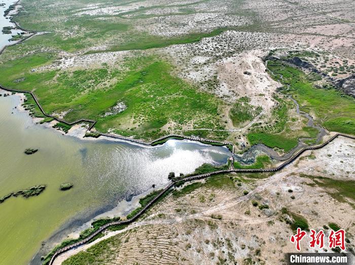 圖為航拍都蘭湖國家濕地公園?！∑钤鲚?攝