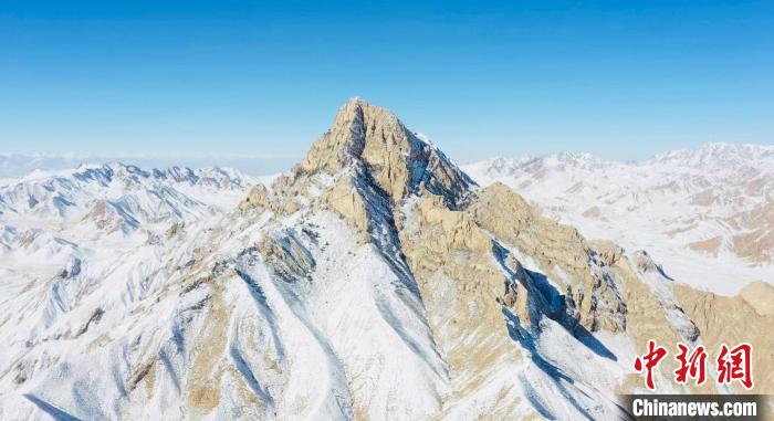 圖為山川被白雪覆蓋?！《继m縣融媒體中心供圖