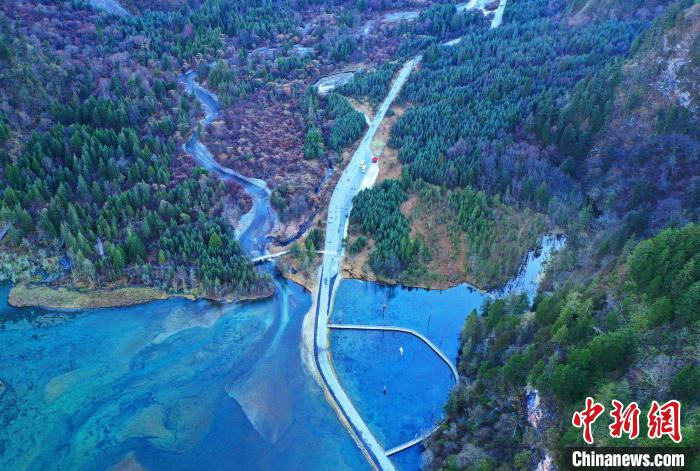 畢棚溝景區(qū)風(fēng)光。　安源 攝