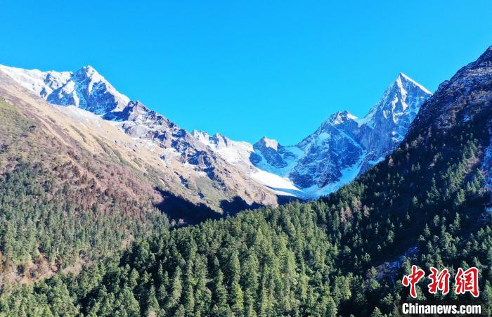 畢棚溝景區(qū)風(fēng)光?！“苍?攝