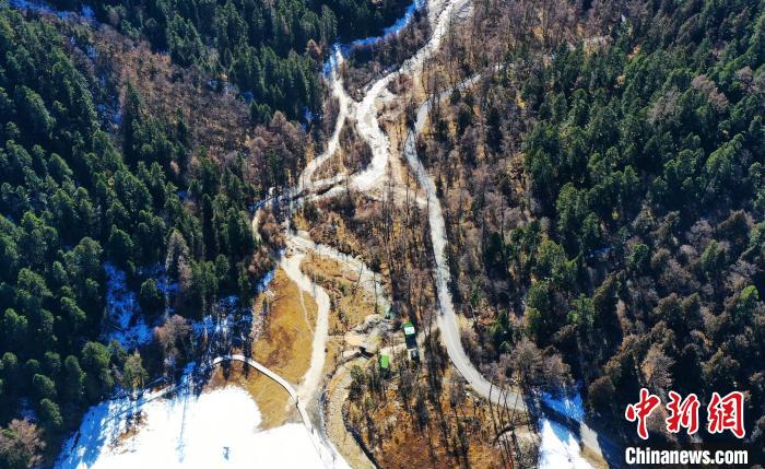 畢棚溝景區(qū)風(fēng)光。　安源 攝