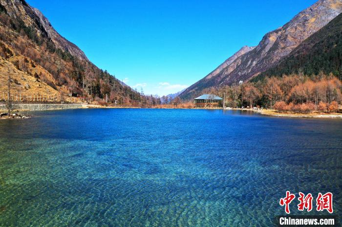 畢棚溝景區(qū)風(fēng)光?！“苍?攝