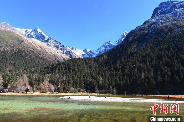 畢棚溝景區(qū)風(fēng)光?！“苍?攝