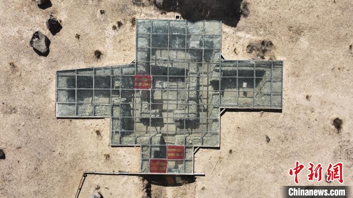 圖為被稱為“九層妖塔”的熱水墓群一號大墓?！●R銘言 攝