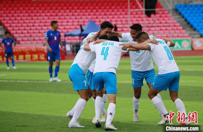 圖為班瑪隊(duì)隊(duì)員慶祝進(jìn)球?！●R銘言 攝