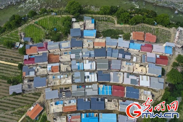 我們的家園｜小蘋果帶動(dòng)大產(chǎn)業(yè)，帶你看看這座阿壩州小村的鄉(xiāng)村振興新模式