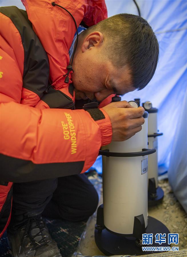 （新華全媒頭條·圖文互動(dòng)）（9）往更高處長、往長春北京方向移動(dòng)——來自海拔8848.86米的報(bào)告