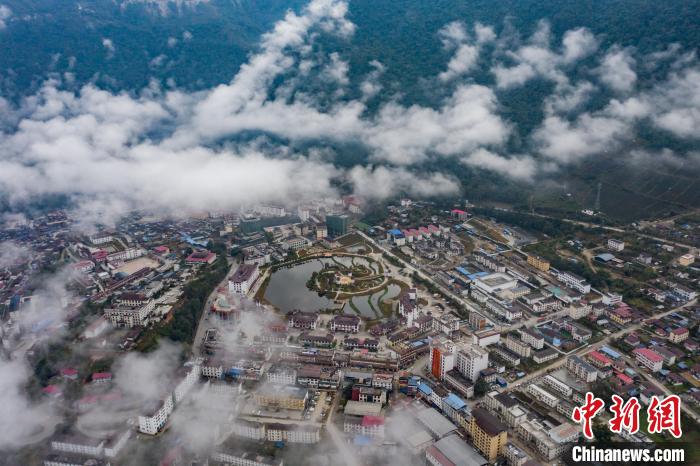 圖為墨脫縣城。　何蓬磊 攝