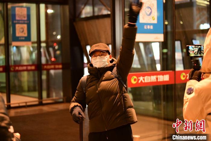 1月9日晚剛到沈陽。　鐵西區(qū)委宣傳部 攝