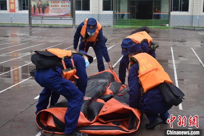 6分26秒！西藏森林消防開展防汛抗洪拉動(dòng)演練